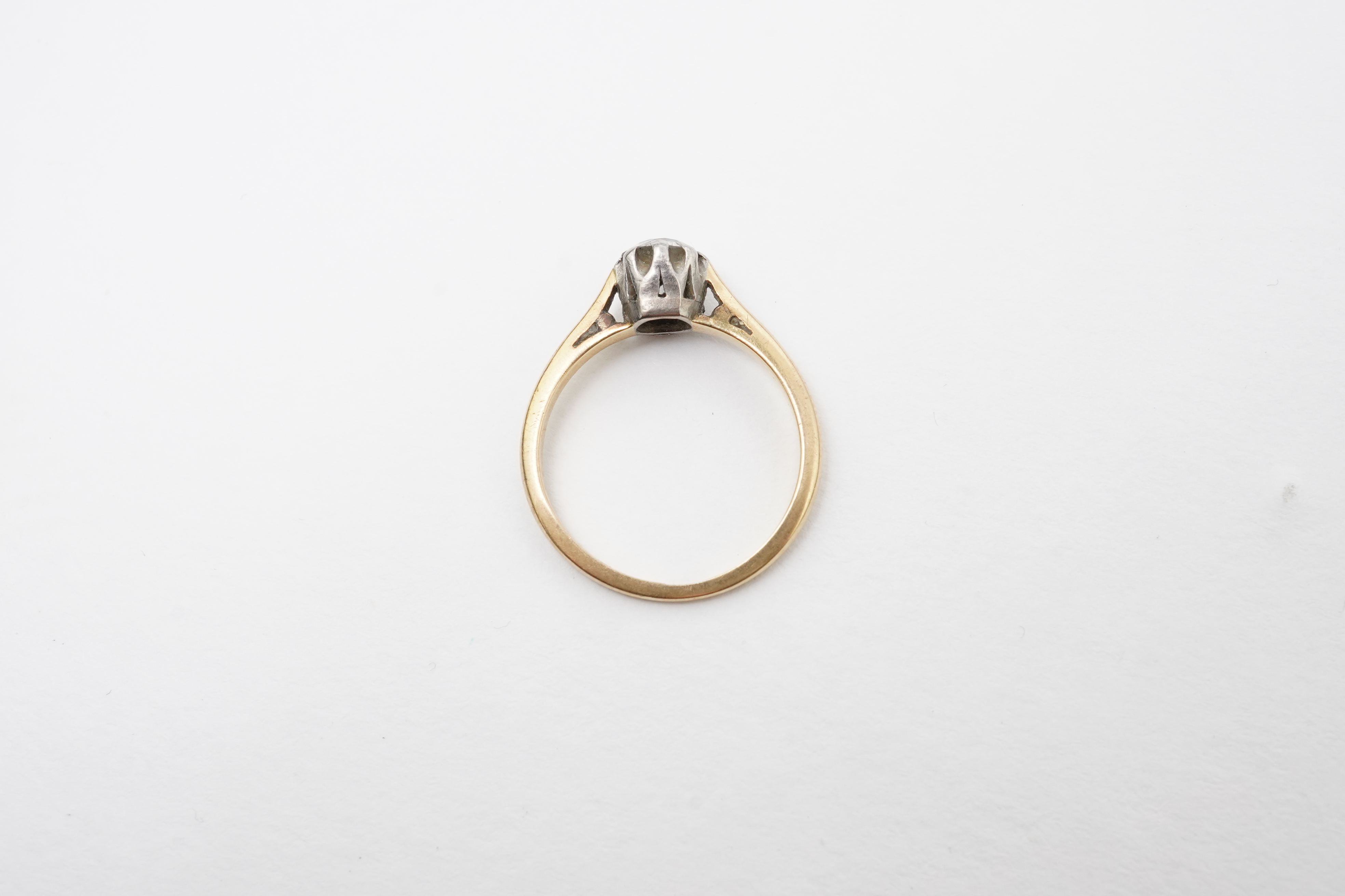 A diamond solitaire ring, early 20th century